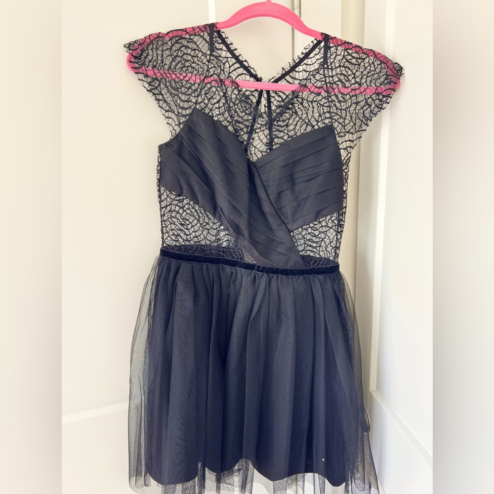 ASOS Black Elegant Lace Dress Size US 2